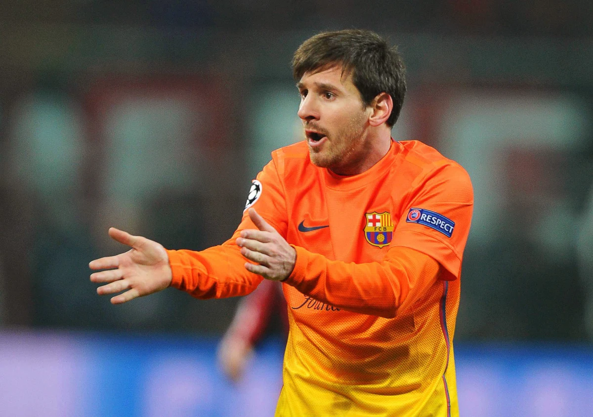 Gwiazdor FC Barcelona Lionel Messi, powinien oszczędzać się przed zbliżającymi się mistrzostwami świata w Brazylii w przyszłym roku. Tak twierdzi były fizjoterapeuta piłkarskiej reprezentacji Argentyny Fernando Signorini. 