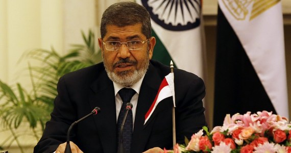 Egipt postanowił zerwać wszelkie stosunki z Syrią, zamknąć syryjską ambasadę w Kairze i wycofać swego przedstawiciela dyplomatycznego z Damaszku - poinformował egipski prezydent Mohammed Mursi. Zaapelował także o utworzenia nad Syrią strefy zakazu lotów.
