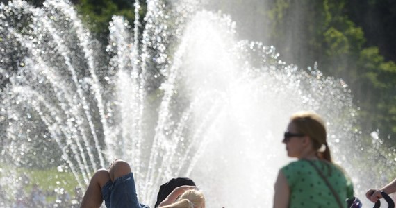 Dużo słońca, bardzo wysokie temperatury, ale także burze i gradobicia. Taka aura towarzyszyć będzie nam przez najbliższe dni. Najcieplej będzie w czwartek - wtedy termometry wskażą nawet 36 stopni! Upałom będą towarzyszyć miejscami gwałtowne opady deszczu i wichury. 