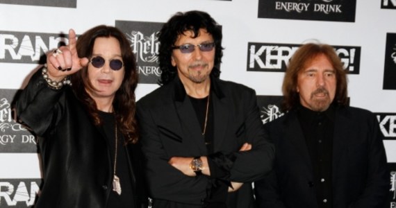 ​Nowy album brytyjskiej grupy rockowej Black Sabbath "13", kilka tygodni po premierze cieszy się pierwszym miejscem na brytyjskich listach przebojów. To pierwsza taka okazja od 43 lat - wówczas bestsellerem zespołu była płyta "Paranoid" - przypomina agencja Reutera.