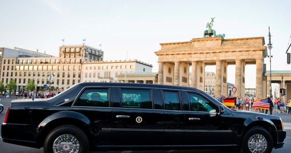 Barack Obama jest w Berlinie po raz pierwszy jako prezydent USA. Jego Air Force One wylądował wczoraj wieczorem na lotnisku Tegel w stolicy Niemiec. Punktem kulminacyjnym jednodniowej wizyty Obamy będzie przemówienie pod Bramą Brandenburską. 
