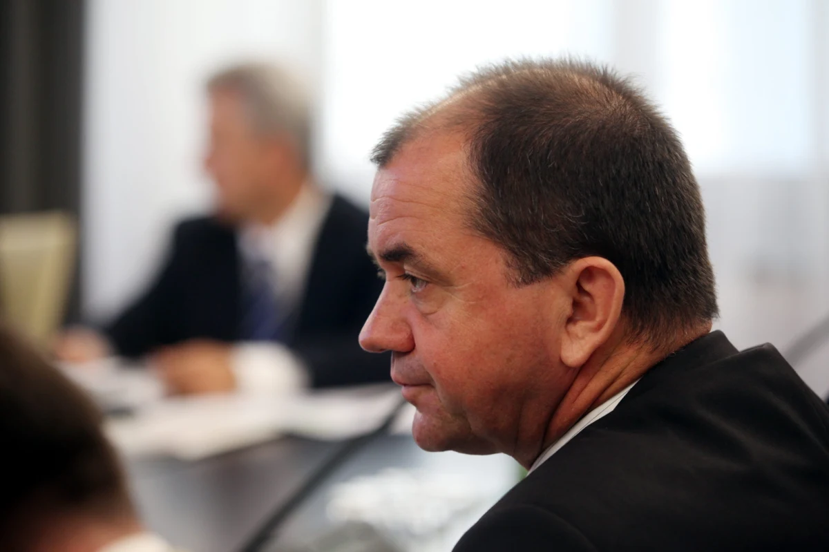 Poseł Platformy Obywatelskiej Zbigniew Rynasiewicz otrzymał nominację na funkcję wiceministra transportu. Zastąpił odwołanego w poniedziałek Tadeusza Jarmuziewicza. 