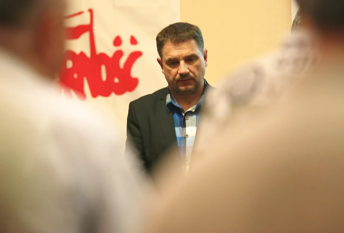 „Jest zgoda członków związku na strajk generalny w zakładach pracy i demonstrację w Warszawie” - poinformował przewodniczący KK NSZZ "Solidarność" Piotr Duda. Dodał, że manifestacja mogłaby się odbyć w pierwszej dekadzie września. 