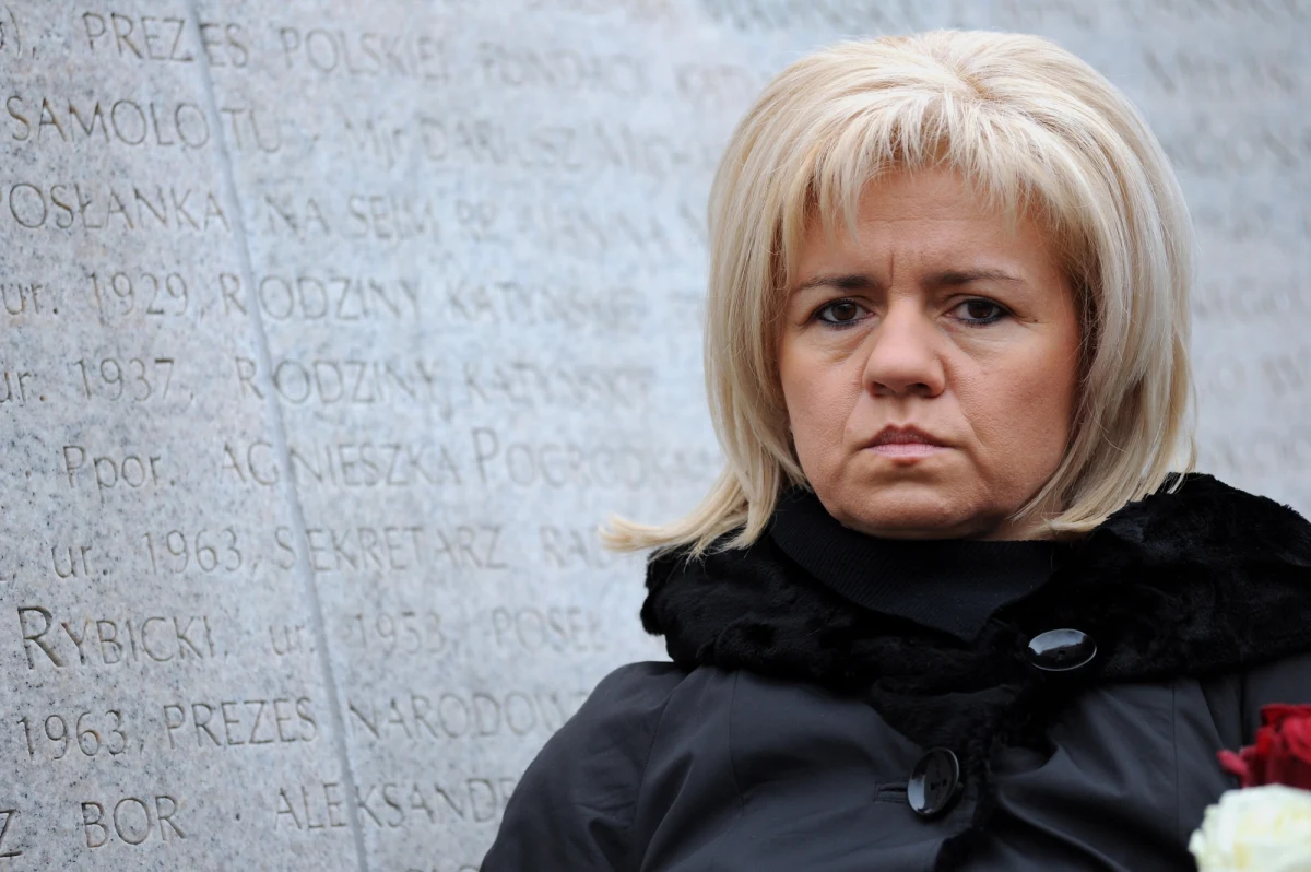 Na nagraniu nie rozpoznałam głosu męża, na sto procent w kokpicie nie było żadnego generała - powiedziała w rozmowie z portalem naszdziennik.pl Ewa Błasik, wdowa po generale Andrzeju Błasiku. 
