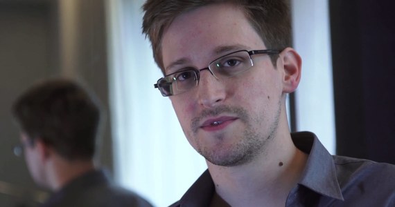 Były pracownik amerykańskich służb wywiadowczych Edward Snowden opuścił Hongkong. Jak podaje "South China Morning Post", odleciał do Moskwy. Rząd USA oskarżył Snowdena o bezprawne ujawnienie tajnych informacji i kradzież własności państwowej.