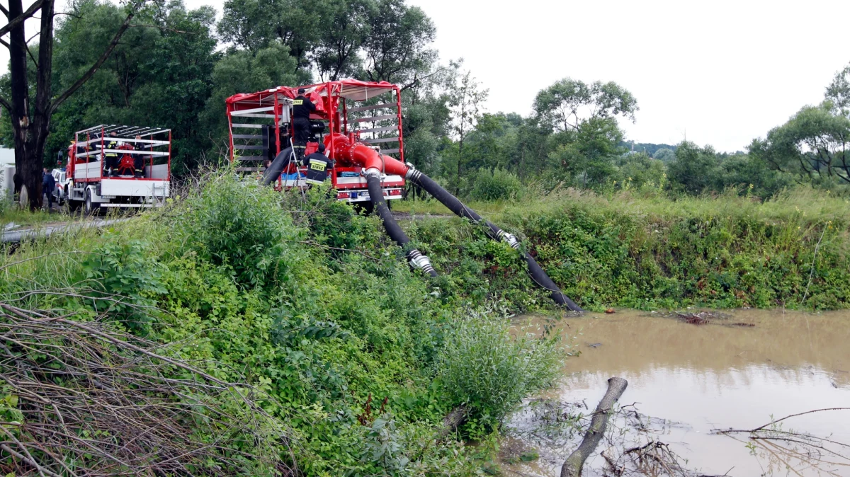 Milionowe straty po czerwcowych nawałnicach w Śląskiem. O rządowy zasiłek starają się mieszkańcy 20 miast. I już wiadomo, że to nie koniec szacowania strat w tym regionie.