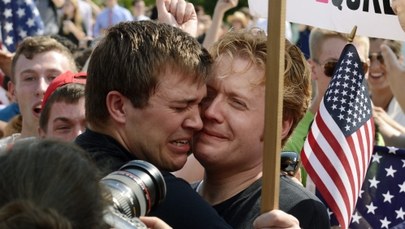 Małżeństwa hetero- i homoseksualne w USA mają takie same prawa