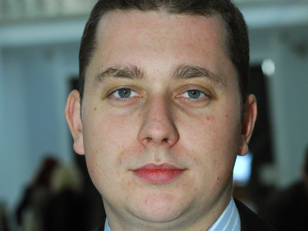 Prokuratura odmówiła śledztwa w sprawie fałszywego oskarżenia Jarosława Kaczyńskiego o nieujawnienie w oświadczeniach majątkowych 400 tys. zł od klubu parlamentarnego PiS. Zawiadomienie o takim przestępstwie Cezarego Tomczyka (PO) złożył Marcin Mastalerek (PiS).