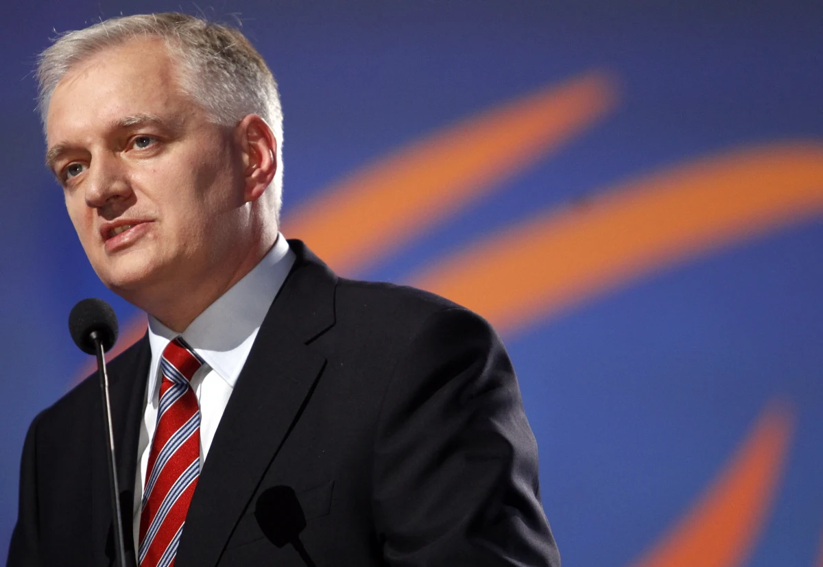 "Wyczerpała się formuła "ciepłej wody w kranie", musi zmienić się formuła naszej polityki, formuła spokojnego, prostego administrowania"- powiedział kandydat na szefa PO Jarosław Gowin na konwencji krajowej Platformy. Zdaniem Gowina, Polacy oczekują od Platformy zdecydowanych działań, głębokich, dobrych zmian. "Takie zmiany są możliwe" - przekonywał.