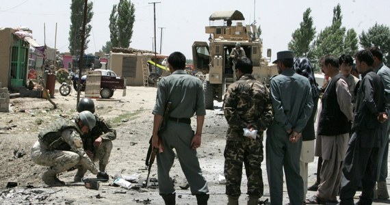 "Trwały pokój w Afganistanie wymaga od władz w Kabulu oraz Zachodu ustępstw wobec talibów, np. dopuszczenia ich do władzy czy wcielenia ich bojowników do armii" - pisze dzisiejszy "Guardian". Powołuje się przy tym na wysokich rangą brytyjskich dowódców wojskowych. 