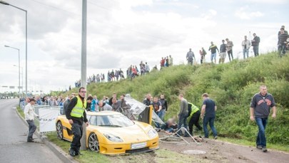 Groźny wypadek w Poznaniu. Auto wjechało w tłum ludzi