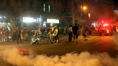 Antyrządowe protesty w pobliżu stadionu w Rio de Janeiro 