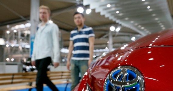 Toyota Motor Corp. informuje właścicieli 185 tys. samochodów o konieczności naprawy ich pojazdów w związku z problemem we wspomaganiu układu kierowniczego. Dotyczy to kierowców w Japonii i w Europie. 