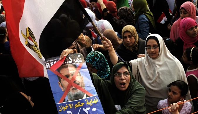 Mursi i islamistyczni politycy mają zakaz wyjazdu z kraju 