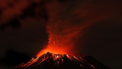 Wybuchł wulkan, kilkadziesiąt lotów odwołanych 