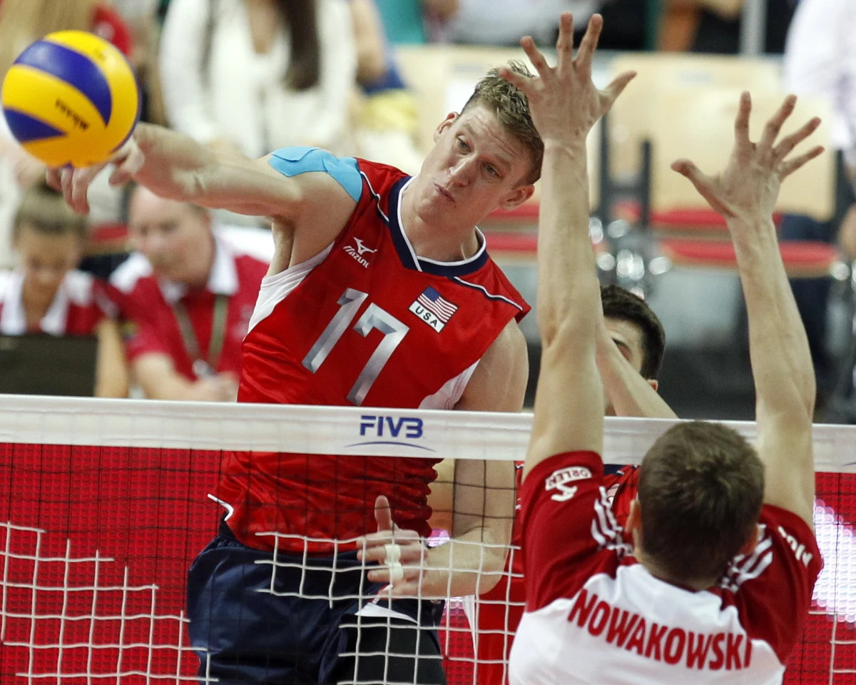 Polska pokonała w Katowicach USA 3:2 (25:22, 19:25, 13:25, 30:28,18:16) i w siódmym występie w tegorocznej edycji Ligi Światowej siatkarzy odniosła trzecie zwycięstwo. W niedzielę oba zespoły zmierzą się we Wrocławiu.