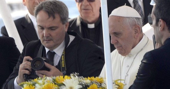 Włoska wyspa Lampedusa na Morzu Śródziemnym jest celem pierwszej podróży papieża Franciszka. Przybył tam na kilka godzin, by oddać hołd 20 tysiącom imigrantów z Afryki, którzy w ciągu ćwierć wieku utonęli w drodze do Włoch.  