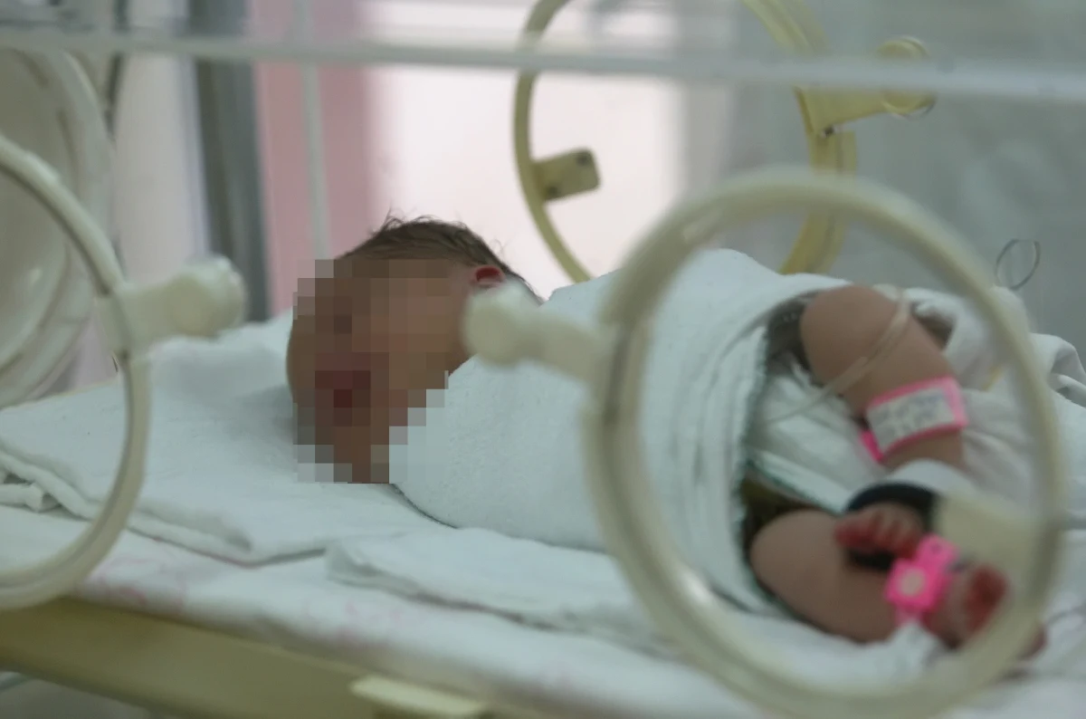 Warmińsko-mazurska policja szuka 34-letniej mieszkanki Biskupca. Kobieta z 2,4 promila alkoholu urodziła pijane dziecko, po czym uciekła ze szpitala. Jest poszukiwana.