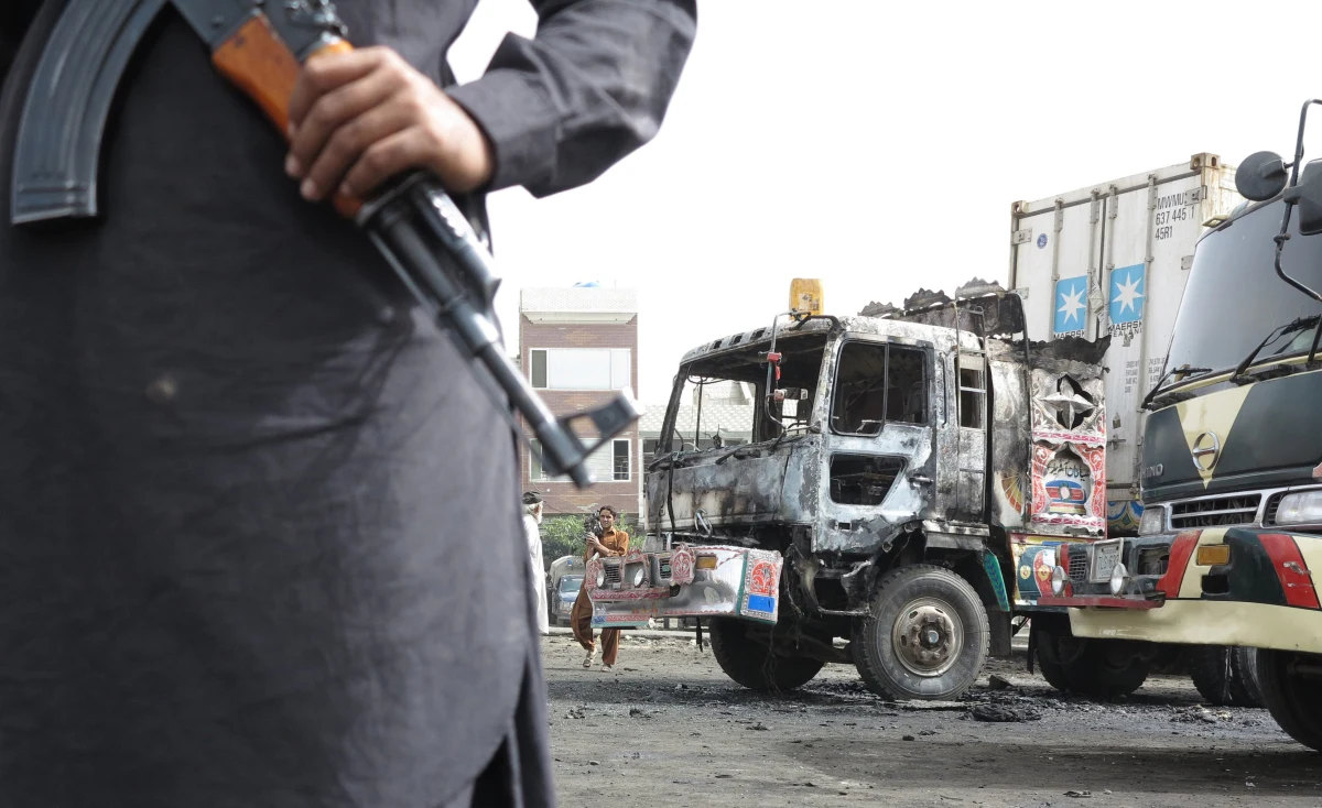 Pełniący służbę wartowniczą afgański żołnierz ostrzelał w prowincji Kandahar żołnierzy słowackich. Zabił jednego z nich i ranił sześciu innych, w tym dwóch ciężko - poinformował w Bratysławie minister obrony Słowacji Martin Glvacz.
