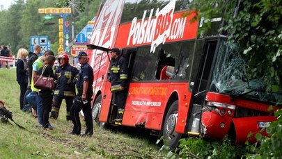 Zderzenie autobusu z samochodem osobowym. Są ranni