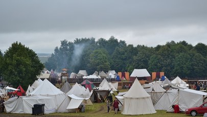 Grunwald przywitał rycerzy deszczem. O 16:00 stanęli do walki w błocie