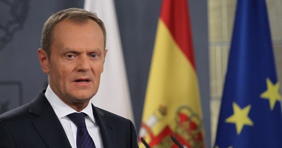 Premier Donald Tusk uznał za niestosowne zdanie z oświadczenia izraelskiego MSZ, w którym mowa jest o szkodzeniu "procesowi przywracania żydowskiego życia w Polsce", w kontekście uchwalonego w piątek zakazu uboju rytualnego. "Kontekst historyczny użyty jest tutaj delikatnie mówiąc w sposób nietrafny i chyba nieadekwatny do sytuacji, z jaką mieliśmy do czynienia" - powiedział na konferencji prasowej w Madrycie premier.