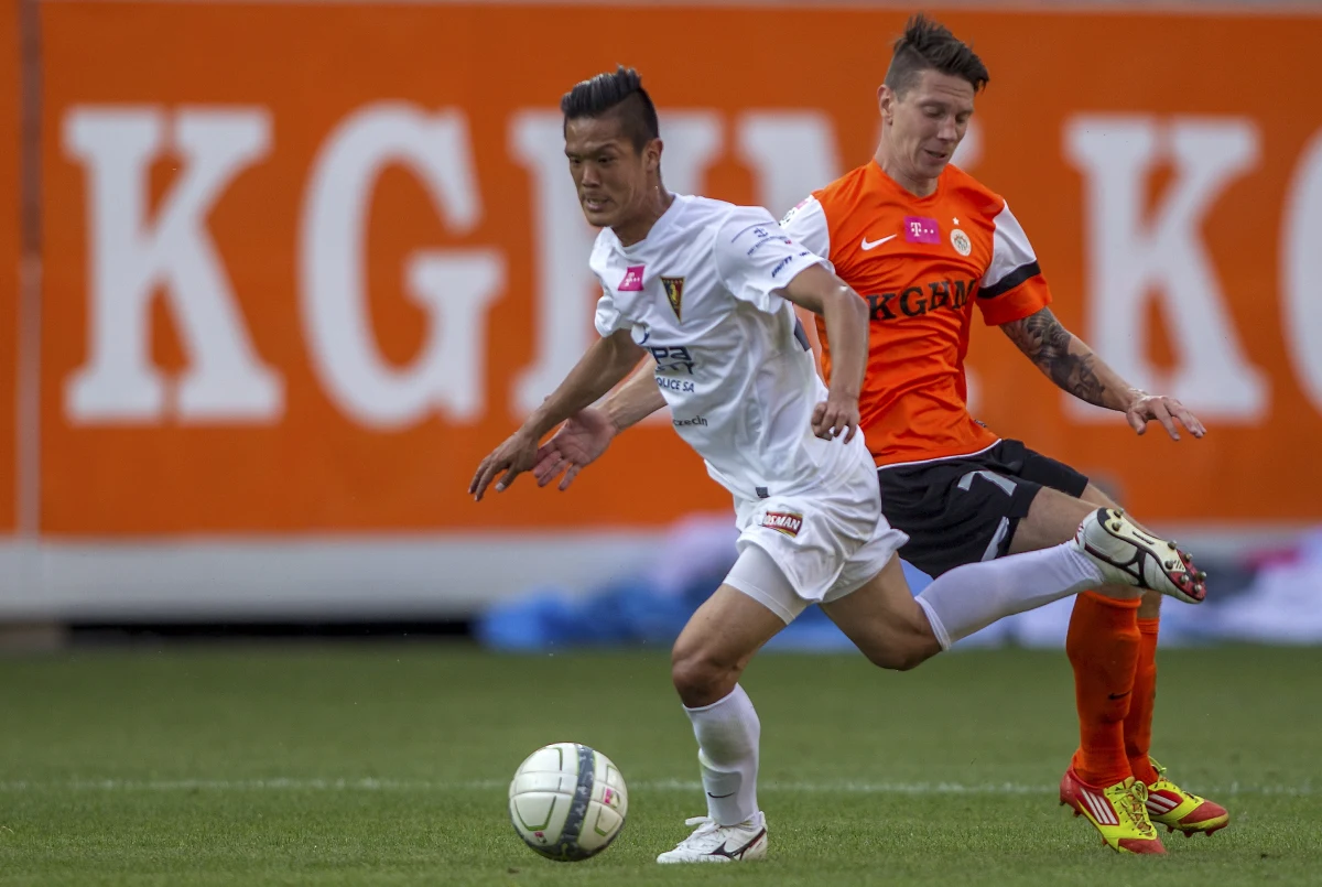 Pogoń Szczecin pokonała na wyjeździe Zagłębie Lubin 2:0 w pierwszym meczu nowego sezonu T-Mobile Ekstraklasy. Bohaterem spotkania został Takafumi Akahoshi. Japończyk zaliczył asystę przy pierwszej bramce, a drugą zdobył już sam.