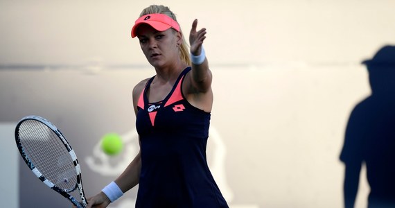 Agnieszka Radwańska awansowała do ćwierćfinału turnieju WTA na twardych kortach w amerykańskim Stanford. Rozstawiona z numerem pierwszym Polka, pokonała Włoszkę Francescę Schiavone 6:4; 6:3.
