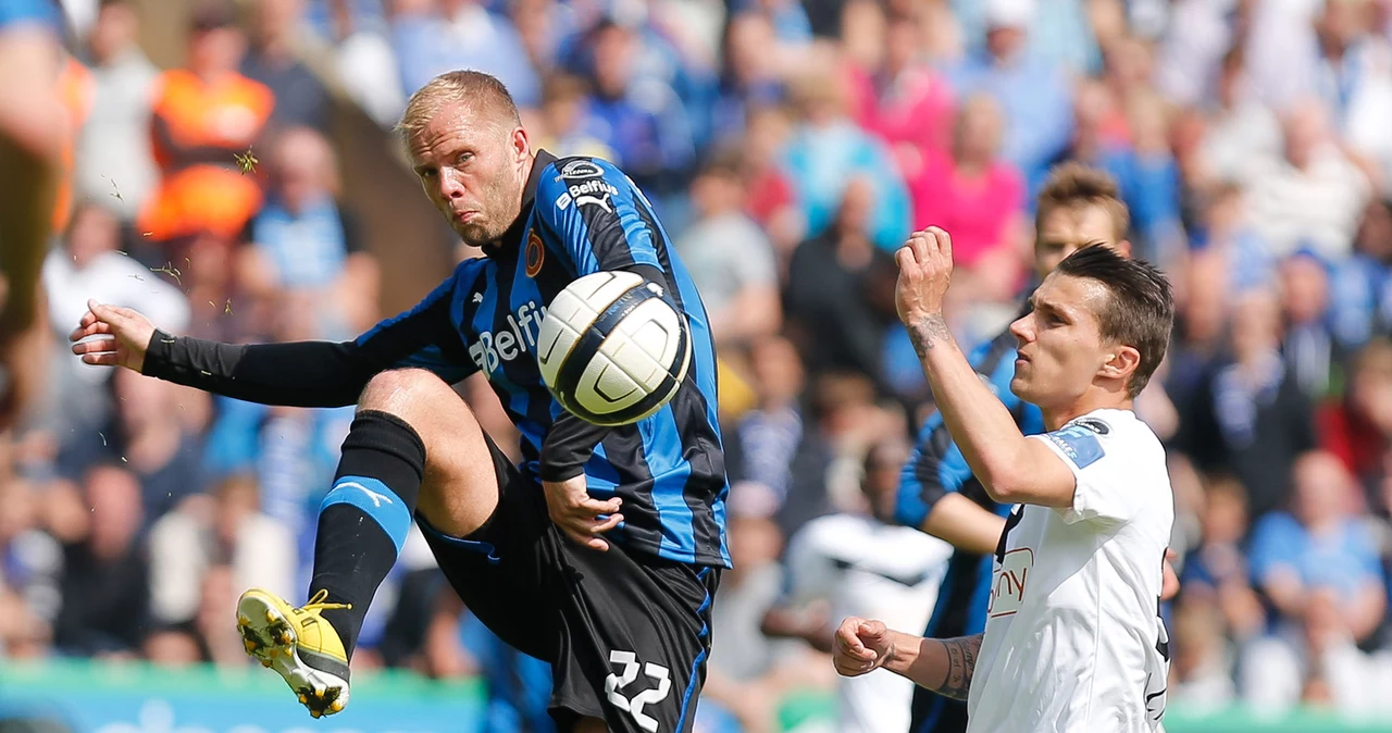 Eidur Gudjohnsen (z lewej) jest gwiazdą FC Brugge