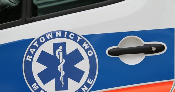 Policja sprawdza, czy doszło do przestępstwa w związku z trafieniem do szpitala w Gostyniu (Wielkopolskie) 41 odwodnionych i wyczerpanych dzieci. Pojazd, którym wracały w sobotę z wypoczynku do domów zepsuł się.
