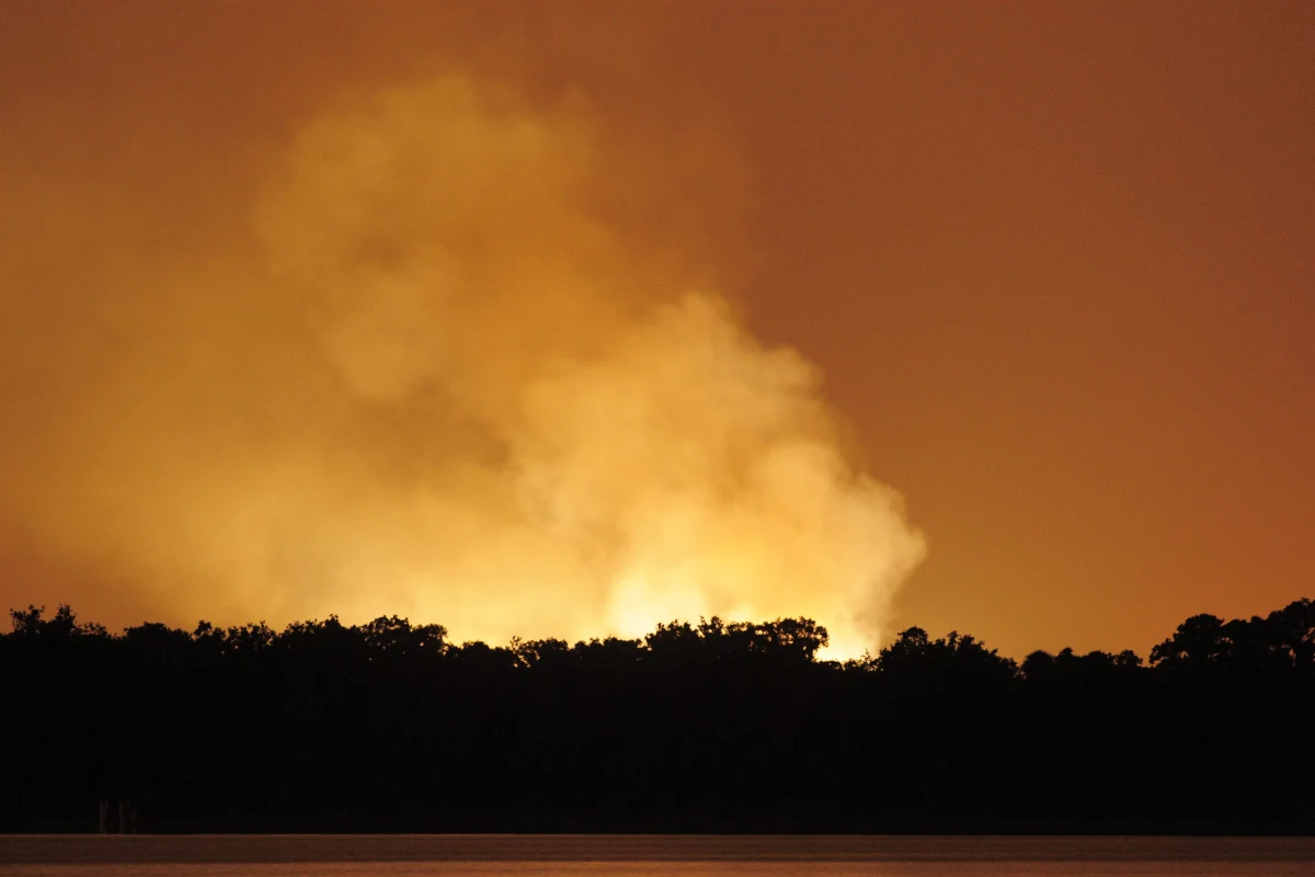 W przepompowni gazu na Florydzie doszło wieczorem lokalnego czasu do serii eksplozji. Eksplodowało kilka dużych zbiorników z gazem.