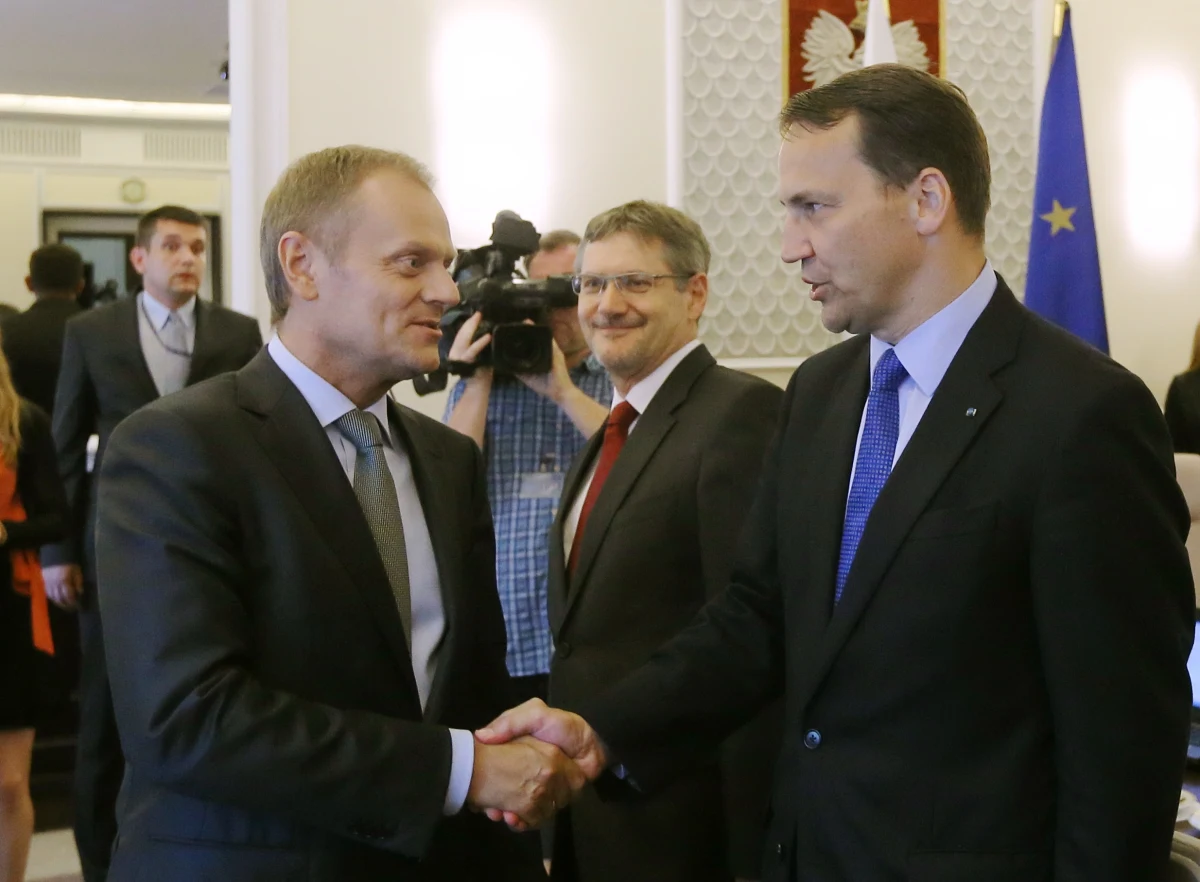 Wojskowi, dziennikarze, naukowcy, politycy i biznesmeni - takim życiorysem może się pochwalić jedna trzecia urzędujących polskich ambasadorów - podaje "Dziennik Gazeta Prawna". Pismo przeanalizowało kariery wszystkich szefów placówek RP za granicą. 