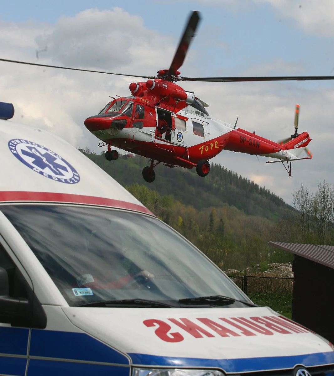 Ponad 60 razy od początku wakacji byli wzywani do wypadków w Tatrach ratownicy Tatrzańskiego Ochotniczego Pogotowia Ratunkowego. W tym czasie w najwyższych polskich górach doszło do jednego śmiertelnego wypadku. Jutro mija półmetek wakacyjnego wypoczynku.  