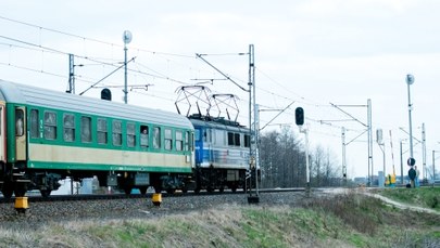 Trakcja kolejowa naprawiona. Ruch wraca do normy