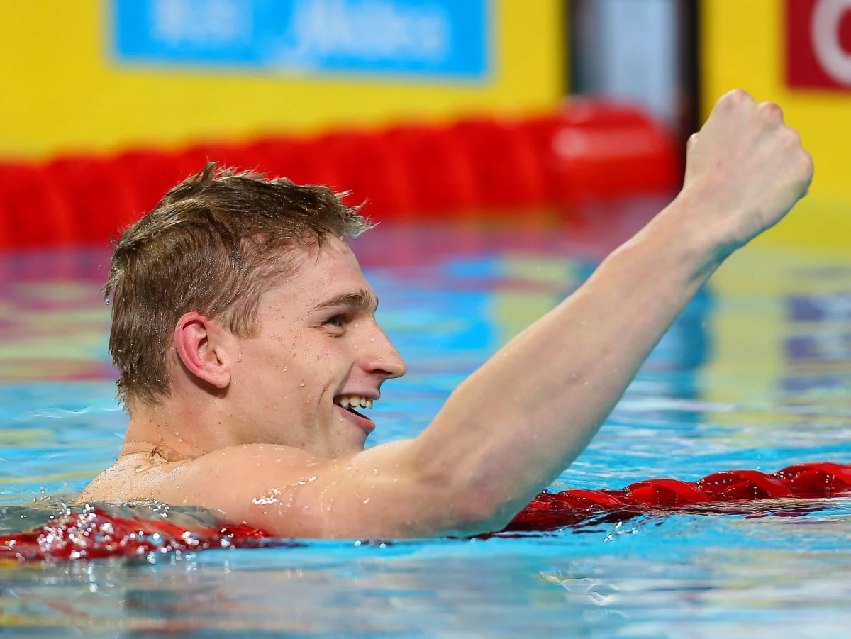 Radosław Kawęcki zdobył srebrny medal mistrzostw świata w Barcelonie na dystansie 200 m stylem grzbietowym, ustanawiając rekord Europy - 1.54,24. To drugi polski pływak na podium w stolicy Katalonii, po Pawle Korzeniowskim, który był drugi na 200 m delfinem.