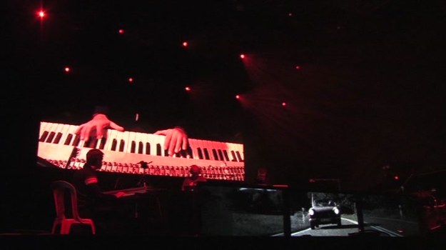 Tak grał wrocławski duet wraz z Janem Młynarskim i Pianohooligan na OFF Festival Katowice 2013.