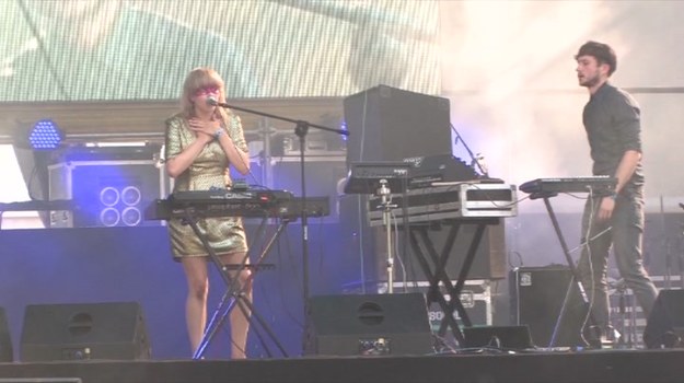 Rebeka to polski duet tworzący muzykę elektroniczną, który tworzą Iwona Skwarek i Bartek Szczęsny. Zobacz fragment ich występu na OFF Festival 2013.