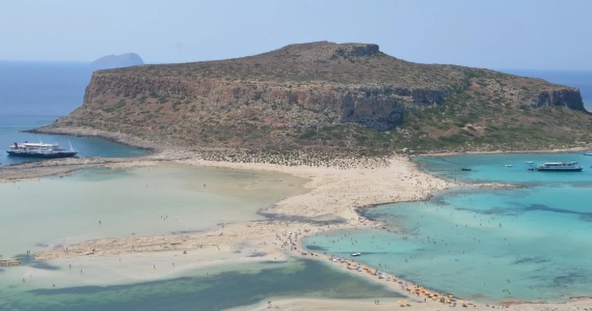 Długi polskich biur podróży są o blisko milion złotych wyższe niż jeszcze w maju - wynika z danych Krajowego Rejestru Dłużników. Z poważnymi problemami finansowymi boryka się co dziesiąty touroperator.