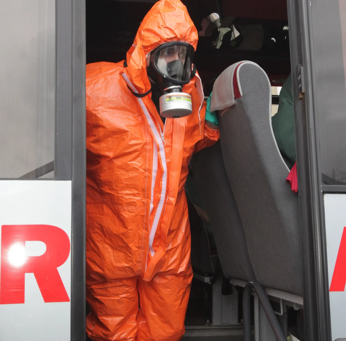 Cztery kilogramy rtęci zebrali strażacy z drogi w małopolskim Kryspinowie. Niedaleko stacji benzynowej ktoś wyrzucił z samochodu słoik z niebezpieczną substancją. 