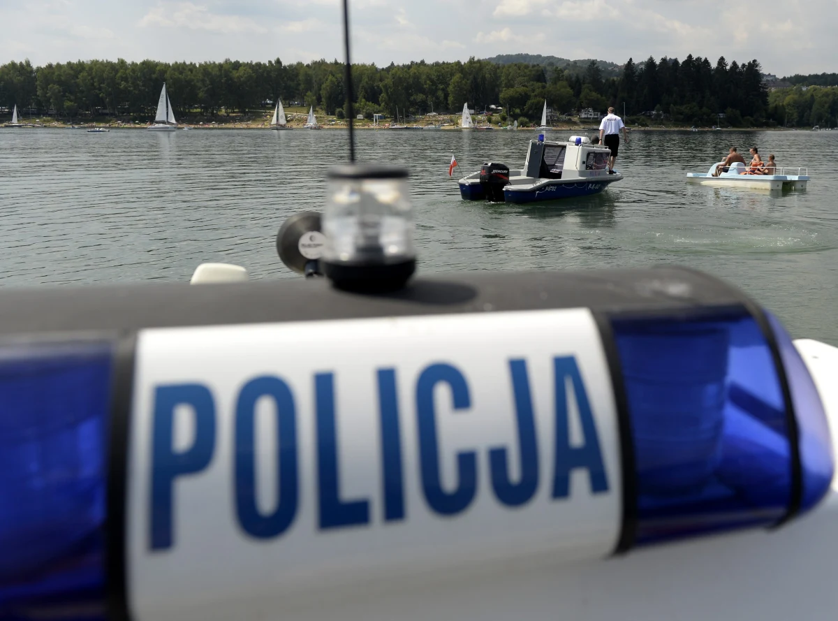 Do 5 lat więzienia grozi rodzicom 9-latka, którego dwa razy w ciągu czterech dni - wczoraj i niedzielę - policja odbierała pijanym rodzicom nad Jeziorem Nyskim. Sprawą zajmie się sąd rodzinny w Nysie.