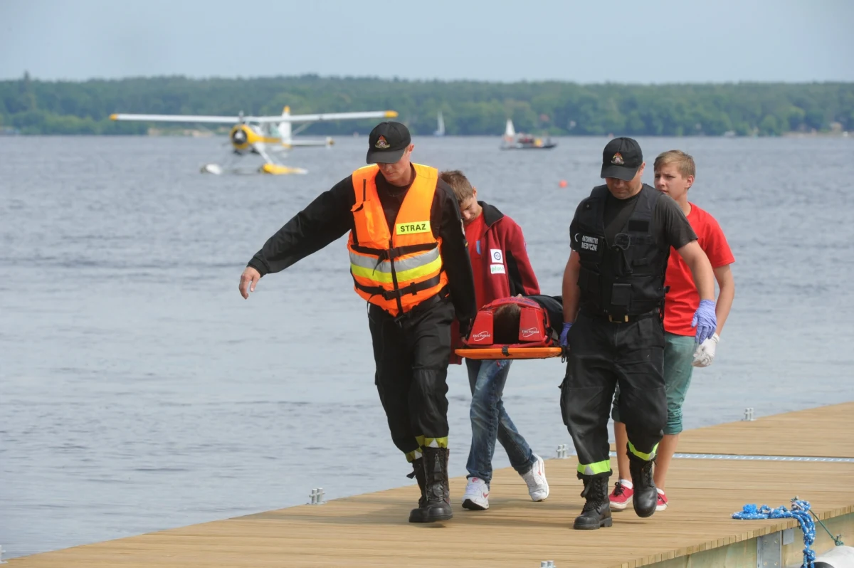 Od maja w Polsce utonęło 330 osób, w tym aż 186 od początku wakacji - alarmuje policja. Osoby wypoczywające nad wodą powinny korzystać ze strzeżonych kąpielisk i nie wchodzić do wody po wypiciu alkoholu - podkreślają ratownicy WOPR.