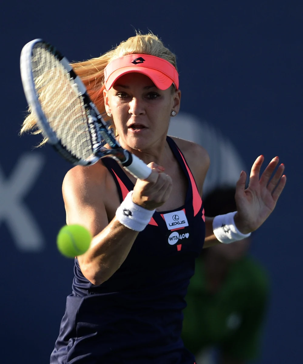 Agnieszka Radwańska komplementowała Amerykankę Serenę Williams, z którą przegrała w półfinale turnieju WTA Tour w Toronto. Polska tenisistka podkreśliła jednak też, że mecz był bardzo wyrównany. "Miałam swoje szanse, ale ich nie wykorzystałam" - oceniła.