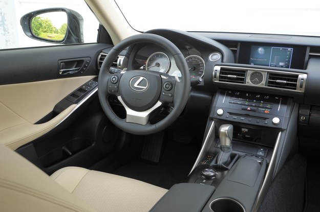 Lexus IS 250 Prestige test magazynauto.interia.pl