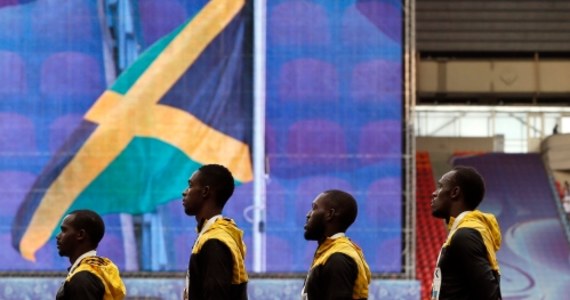 Sprinterzy z Jamajki zdominowali ostatni dzień lekkoatletycznych mistrzostw świata. Reprezentacje tego kraju wygrały sztafetę pań i panów 4x400 metrów. Dzięki temu Shelly-Ann Fraser-Pryce i Usain Bolt zdobyli na mistrzostwach w Moskwie po trzy złote medale. Polskie sztafety odpadły w eliminacjach.