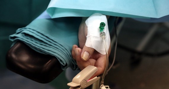 Bułgarscy chirurdzy usunęli z ciała pacjentki 23-kilogramowego guza. Jak mówił jeden z lekarzy ze szpitala uniwersyteckiego w Sofii, nowotwór ważył tyle, co siedmioletnie dziecko. 