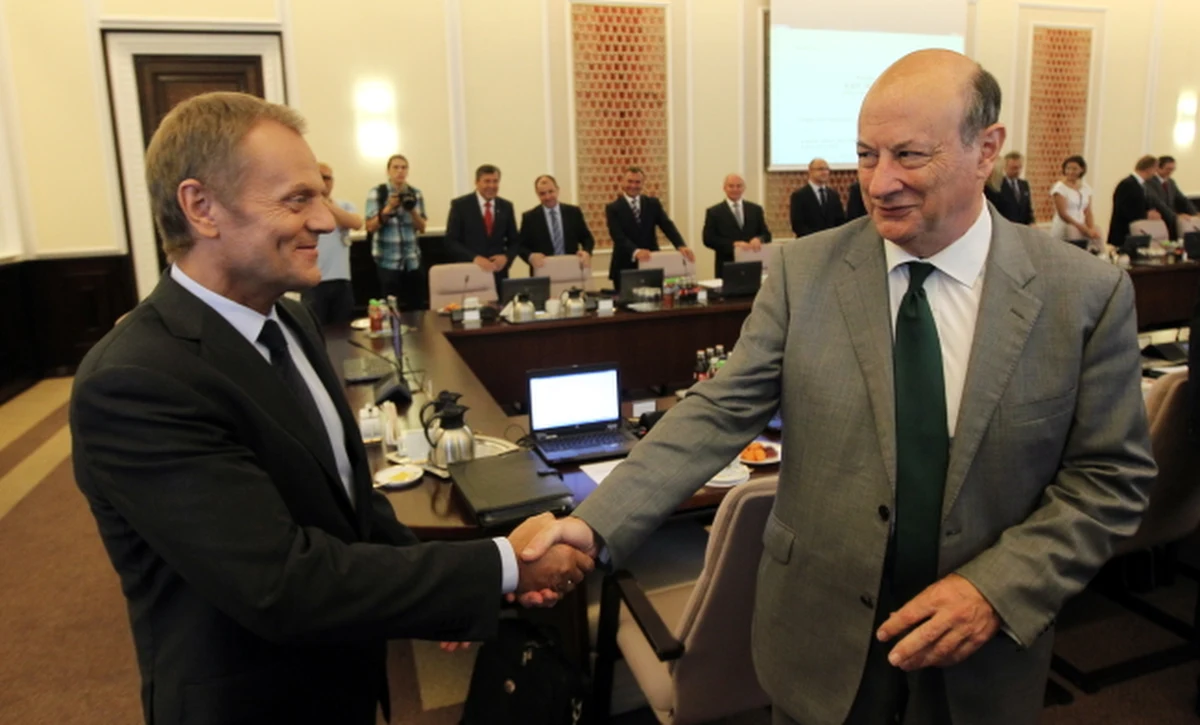 Rząd nie dał rady zaoszczędzić tyle pieniędzy, ile zamierzał. Zamiast planowanych 8,5 mld zł, cięcia w ministerialnych budżetach sięgną jedynie 7,5 mld zł. Tak wynika z przyjętej dziś przez rząd nowelizacji tegorocznego budżetu państwa.