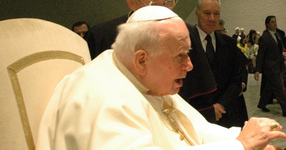 Kanonizacja Jana Pawła II i Jana XXIII odbędzie się prawdopodobnie w przyszłym roku - oświadczył prefekt Kongregacji Spraw Kanonizacyjnych kardynał Angelo Amato. Powołał się na słowa papieża Franciszka. Niemal pewna jest data 27 kwietnia. 