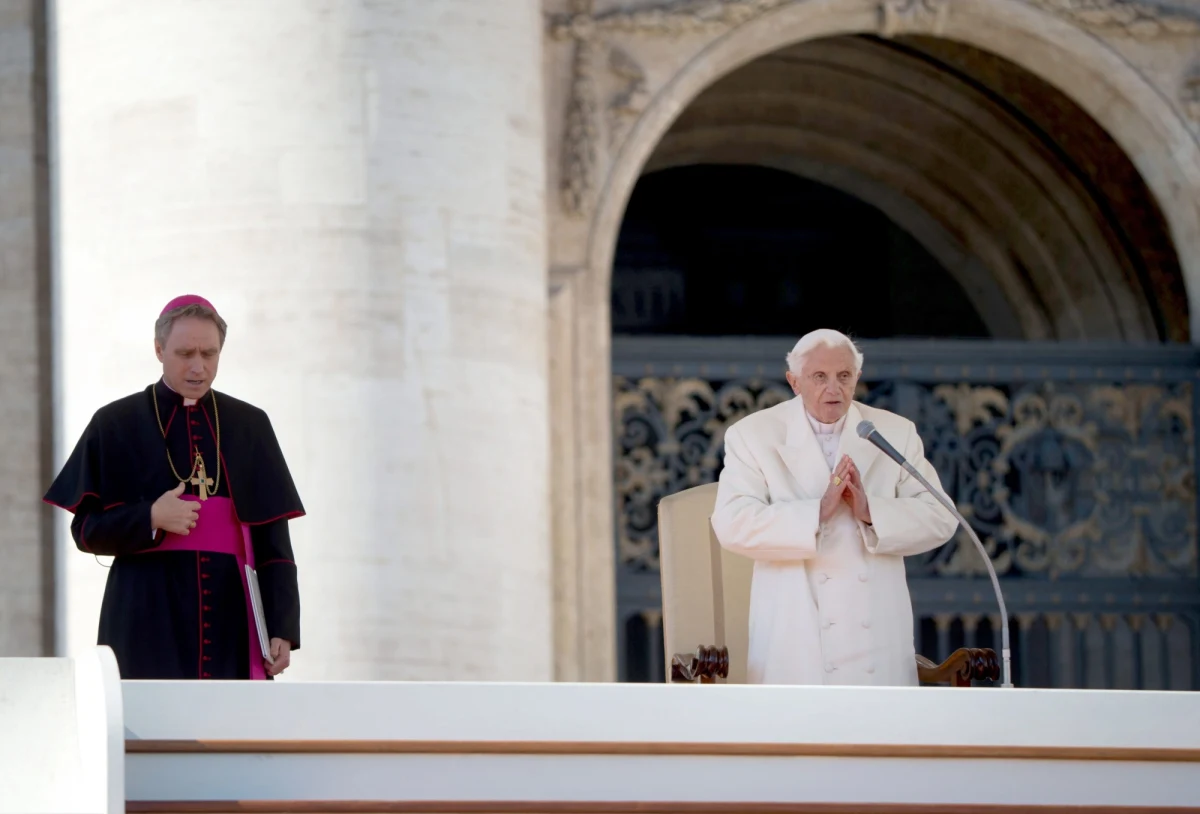 "Tak powiedział mi Bóg"- w ten sposób Benedykt XVI wyjaśnił niedawno podczas prywatnej rozmowy powody swej decyzji o abdykacji. Wytłumaczył, że podjął ją w wyniku "mistycznego doświadczenia".