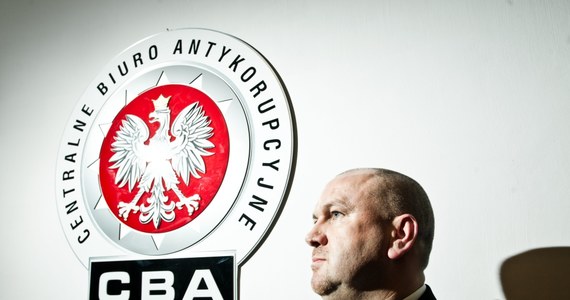 Szef CBA został dziś przesłuchany przez Prokuraturę Okręgową w Warszawie w związku z domniemanym zamachem na jego życie. Paweł Wojtunik występuje jako świadek w śledztwie związanym z odkręceniem 28 lipca śrub, mocujących koło w jego samochodzie. Prokuratura dwa dni temu wszczęła oficjalne śledztwo w tej sprawie.