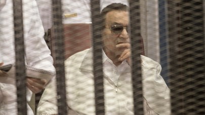 Mubarak zwolniony z więzienia. Trafił do szpitala
